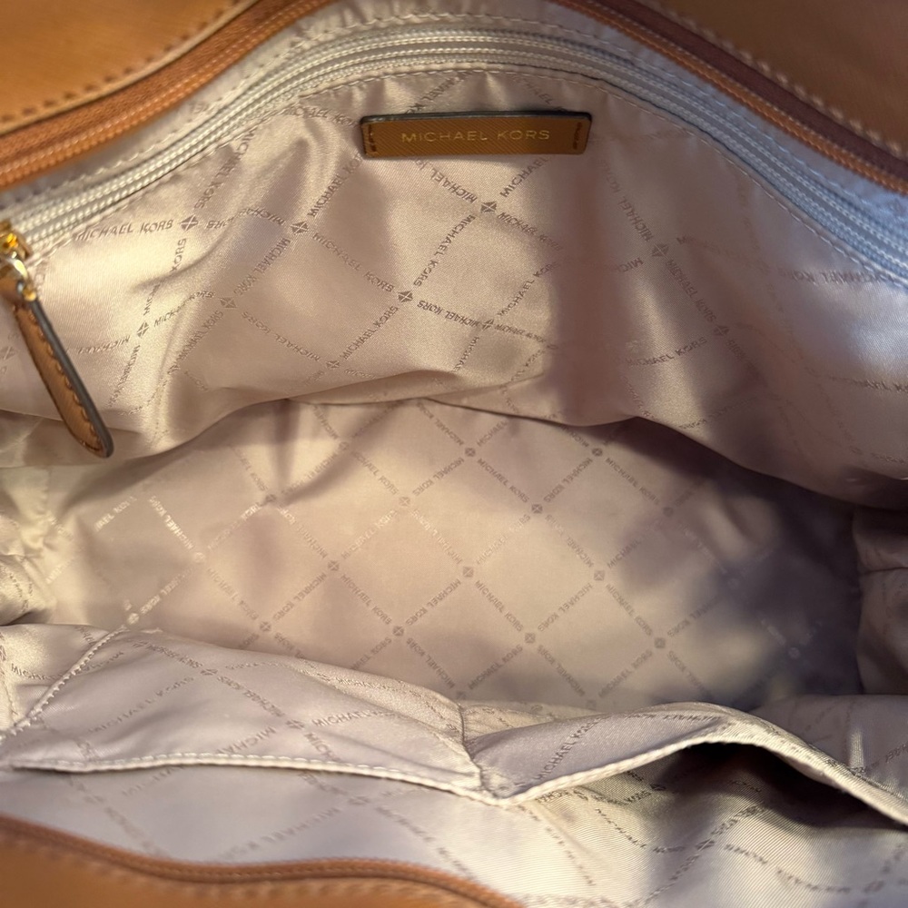 MICHAEL KORS Jet Set Saffiano Leather Tote Shoulder Bag - Picture 11 of 13